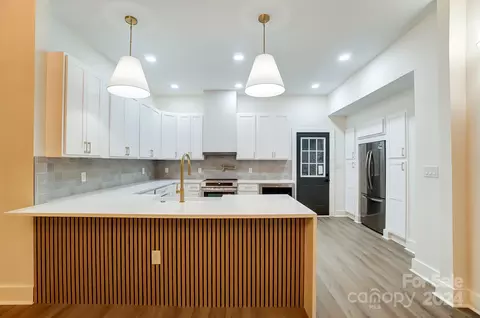 6022 Rexwood Pl, Charlotte, NC 28210