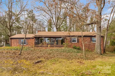 150 Lakeshore Dr, Asheville, NC 28804