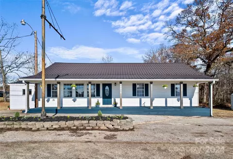 17104 Mooresville Rd, Mooresville, NC 28115