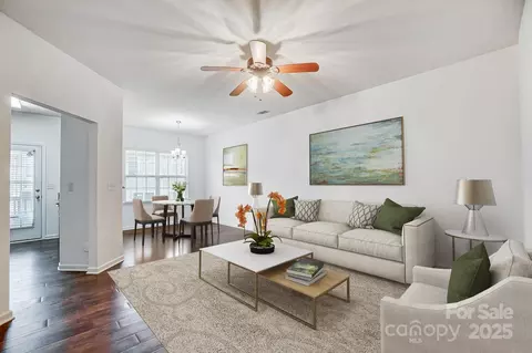 9345 Hamel St, Charlotte, NC 28215