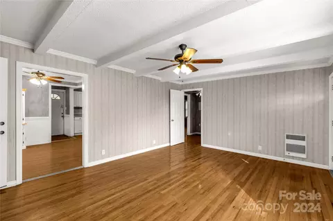 Living - 813 Potter Rd, Lancaster, SC 29720 photo 2 of 5