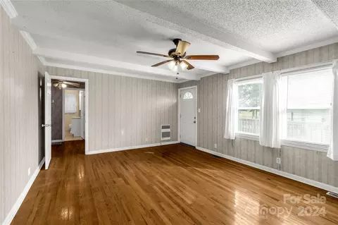 Living - 813 Potter Rd, Lancaster, SC 29720 photo 3 of 5