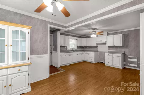 Living - 813 Potter Rd, Lancaster, SC 29720 photo 5 of 5