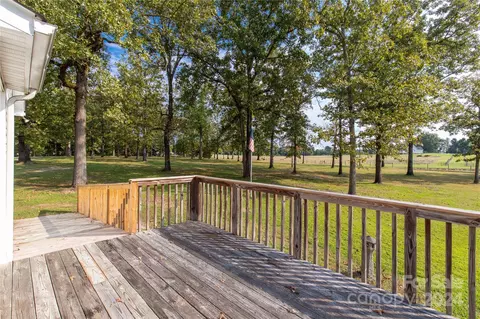 Exterior - 813 Potter Rd, Lancaster, SC 29720 photo 4 of 8