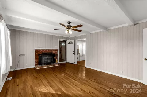 Living - 813 Potter Rd, Lancaster, SC 29720 photo 1 of 5