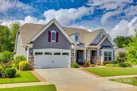 3004 Arches Bluff Cir, Lancaster, SC 29720