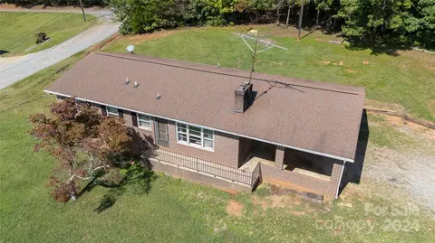 3816 Cannonball St, Morganton, NC 28655