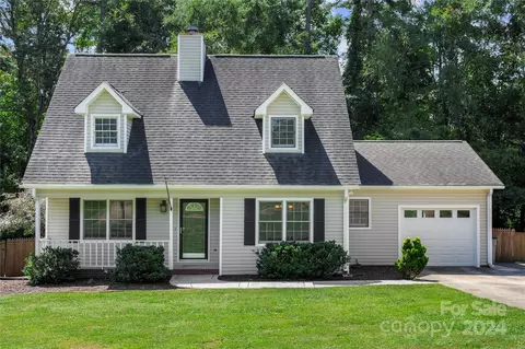 4520 Huntington Dr, Gastonia, NC 28056