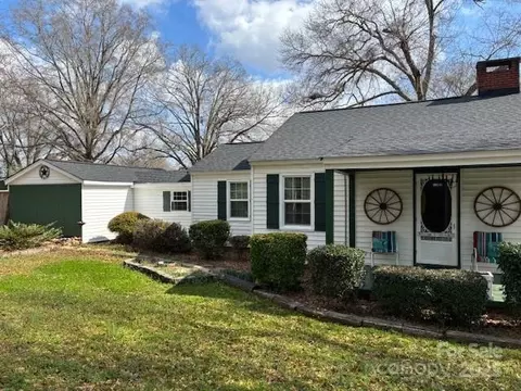 949 Grace Ave, Lancaster, SC 29720 photo 2