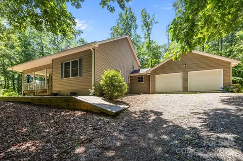 390 Hollow Wood Ln, Tryon, NC 28782