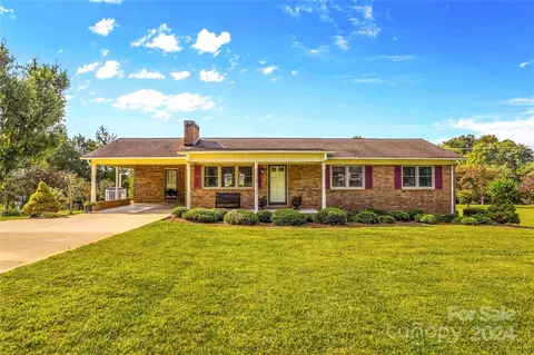 138 Jenkins Rd, Statesville, NC 28625