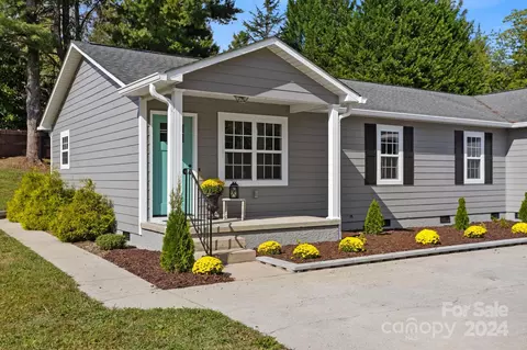 613 W Allen A St #A, Hendersonville, NC 28739