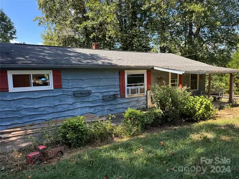 179 Eastview St, Hudson, NC 28638