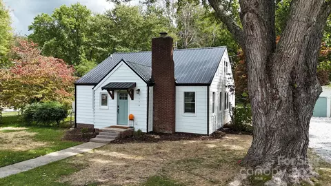 1179 Sulphur Springs Rd, Waynesville, NC 28786