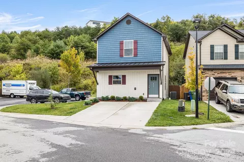 453 Cardwell Ln, Fletcher, NC 28732