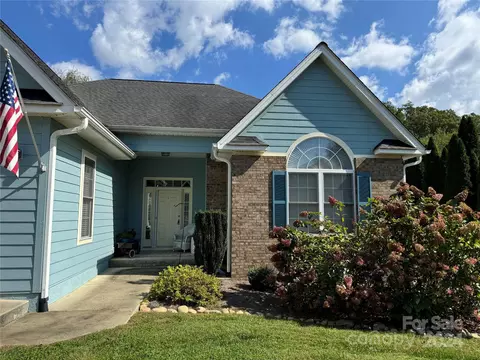 19 Linn Garden Ln, Swannanoa, NC 28778