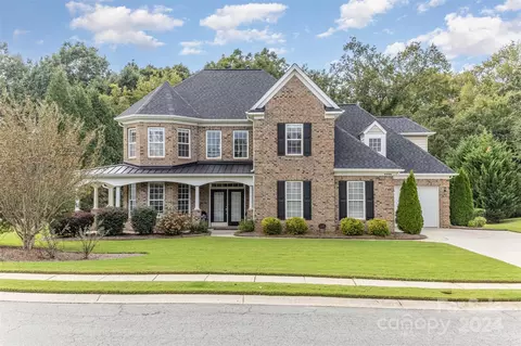 9906 Royal Colony Dr, Waxhaw, NC 28173