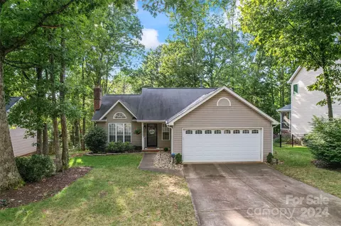 4209 Huntmeadow Dr, Charlotte, NC 28269