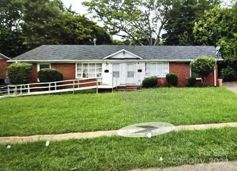 3713 Driftwood Dr, Charlotte, NC 28205