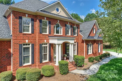 4004 Wallbrook Dr, Matthews, NC 28105