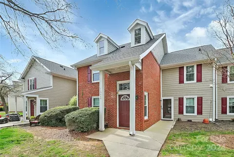 9408 Vicksburg Park Ct, Charlotte, NC 28210