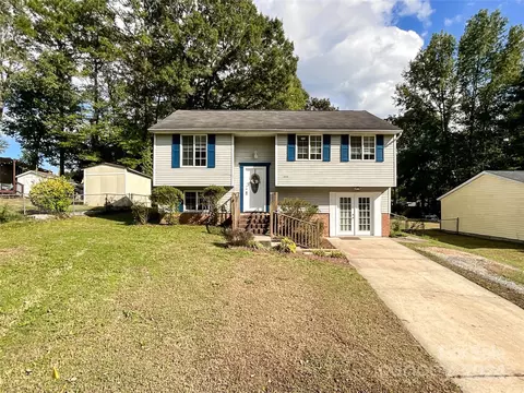 7838 Elm Tree Ln, Charlotte, NC 28227