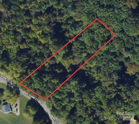 1203 Wiltshire Ct, Lenoir, NC 28645