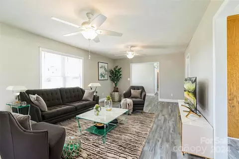 Living - 338 Webb Rd, Shelby, NC 28152 photo 3 of 4