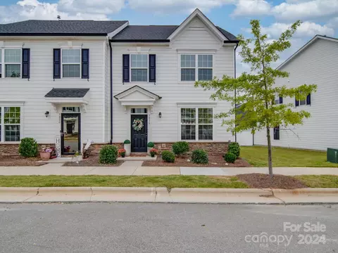 5016 Patton Dr, Gastonia, NC 28056