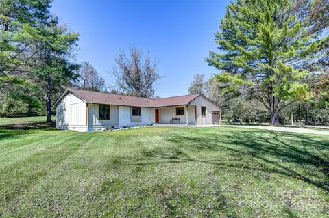 496 Kelly Ln, Pisgah Forest, NC 28768