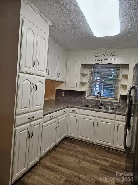 Kitchen - 1784 Deaton Dr, Lancaster, SC 29720 photo 2 of 3