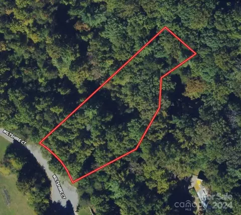 1205 Wiltshire Ct, Lenoir, NC 28645