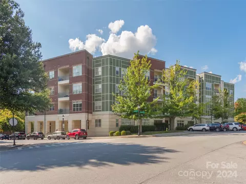 42 Schenck B08 Pkwy #B08, Asheville, NC 28803