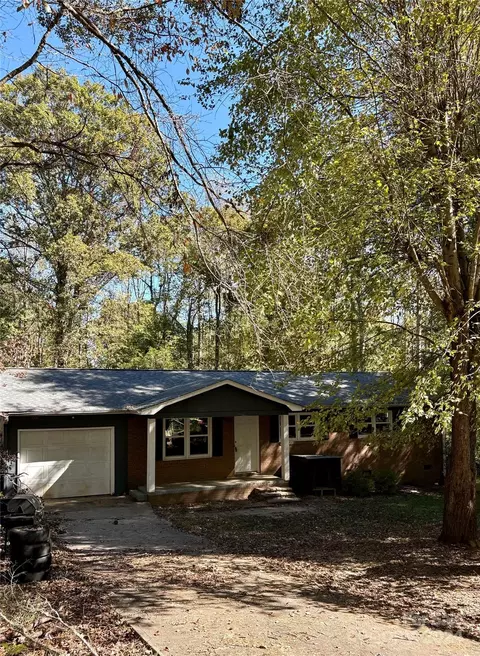 1397 Oak Hill Dr, Morganton, NC 28655