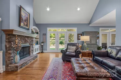27 Meadowood Ct, Tryon, NC 28782 photo 11