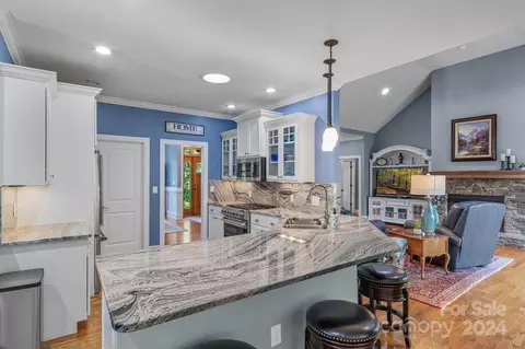 27 Meadowood Ct, Tryon, NC 28782 photo 17