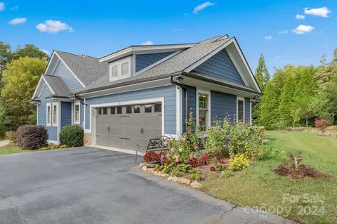 27 Meadowood Ct, Tryon, NC 28782 photo 4
