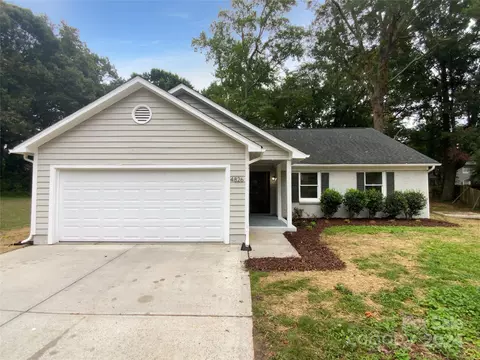 4826 Carnbrook Pl, Charlotte, NC 28212