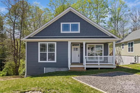 1023 Padgett Pl, Black Mountain, NC 28711