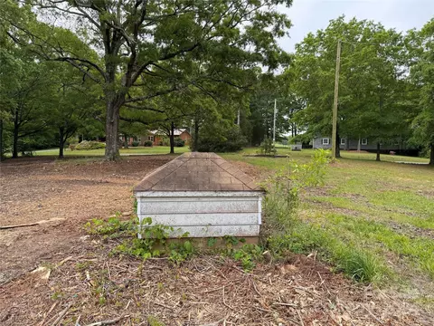1718 Eugene Hobbs Rd, Monroe, NC 28110 photo 3