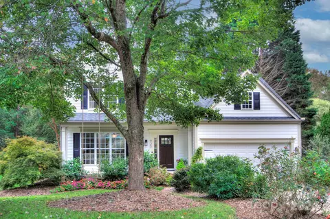 925 Clearbrook Rd, Matthews, NC 28105