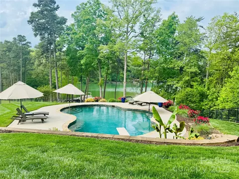 193 Templeton Bay Dr, Mooresville, NC 28117