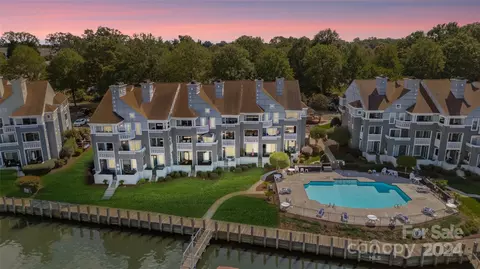 18737 Vineyard Point Ln, Cornelius, NC 28031