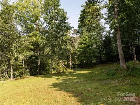 9999 Del Sol 8-9 Dr #8-9, Mills River, NC 28759