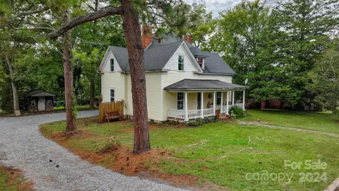 424 S Main St, Denton, NC 27239