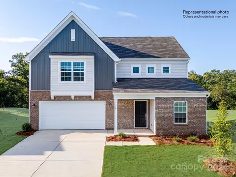 1151 Blackburn Cir, Edgemoor, SC 29712