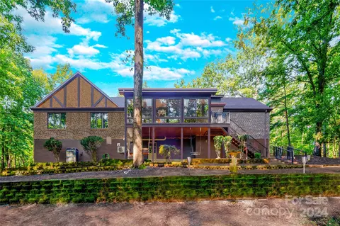 539 Mountain View Dr, Columbus, NC 28722