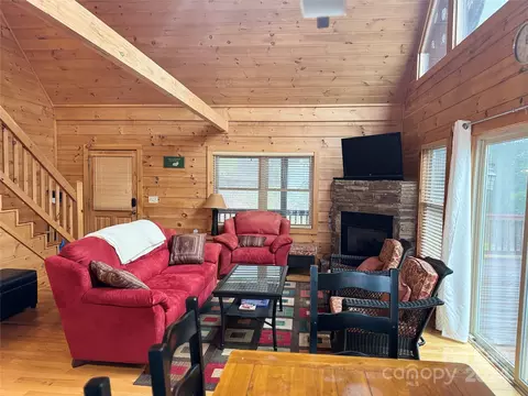Living - 795 Valley View Dr, Bostic, NC 28018 photo 3 of 5