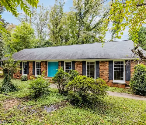 3510 Barclay Downs Dr, Charlotte, NC 28209