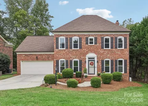10738 Ridge Acres Rd, Charlotte, NC 28214